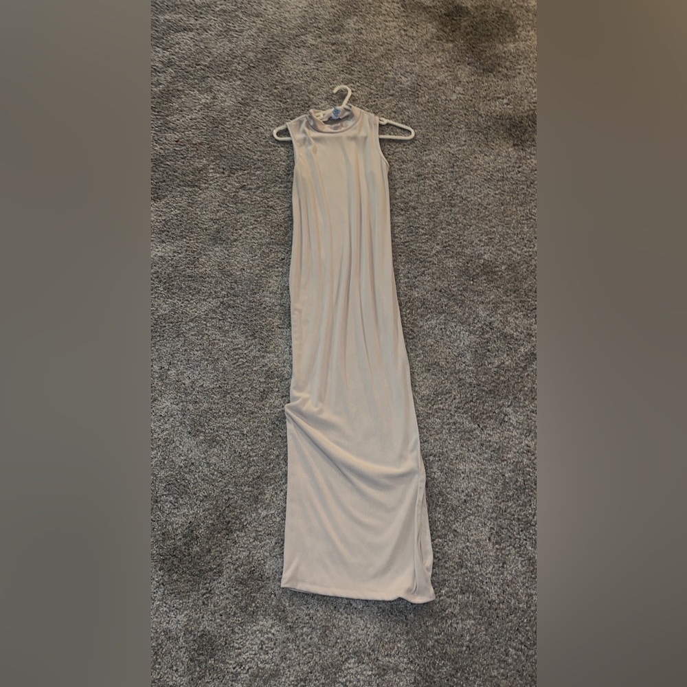 Rue 21 dress with a slit